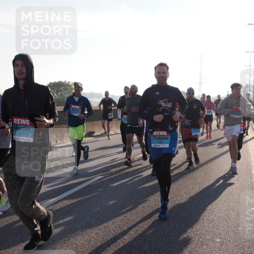 03.10.2025 - Köhlbrandbrückenlauf Fabian Wolf http://msf.ph/oto/8998004 03.10.2025 09:15:26 Position 3 1071, 1144, 1262 meine-sportfotos.de