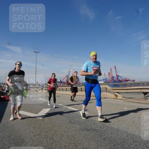 03.10.2025 - Köhlbrandbrückenlauf Matties Gatica Varas http://msf.ph/oto/8998006 03.10.2025 12:49:41 Position 2  meine-sportfotos.de