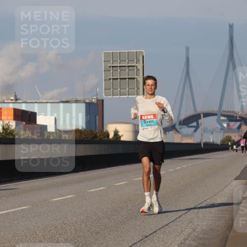 03.10.2025 - Köhlbrandbrückenlauf Luisa Fischer http://msf.ph/oto/8998008 03.10.2025 10:37:49 Position 3 3209 meine-sportfotos.de