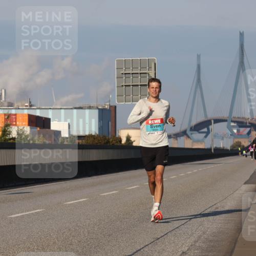 03.10.2025 - Köhlbrandbrückenlauf Luisa Fischer http://msf.ph/oto/8998011 03.10.2025 10:37:50 Position 3 3209 meine-sportfotos.de