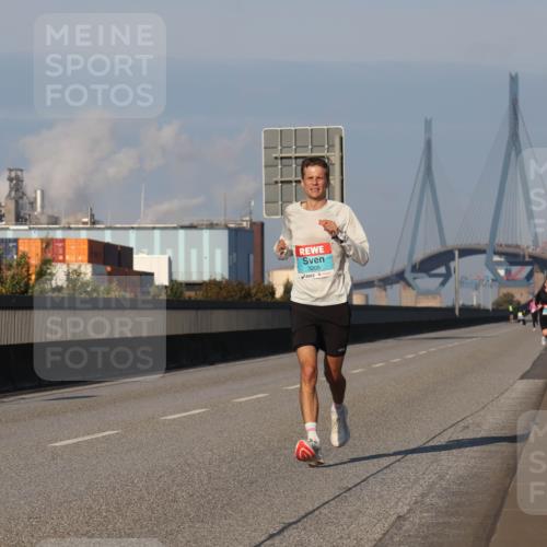 03.10.2025 - Köhlbrandbrückenlauf Luisa Fischer http://msf.ph/oto/8998014 03.10.2025 10:37:50 Position 3 3209 meine-sportfotos.de