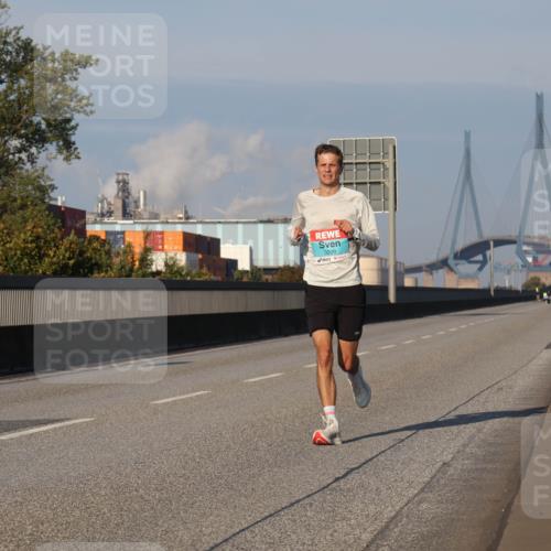 03.10.2025 - Köhlbrandbrückenlauf Luisa Fischer http://msf.ph/oto/8998020 03.10.2025 10:37:51 Position 3 3209 meine-sportfotos.de