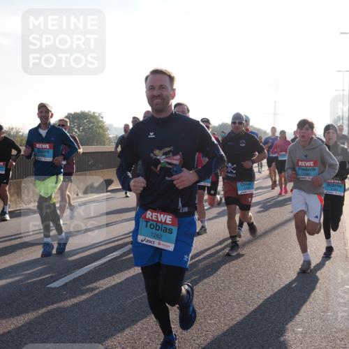 03.10.2025 - Köhlbrandbrückenlauf Fabian Wolf http://msf.ph/oto/8998023 03.10.2025 09:15:27 Position 3 1185, 7, 1262, 1396, 2760 meine-sportfotos.de
