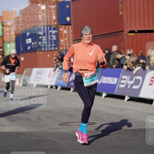 03.10.2025 - Köhlbrandbrückenlauf Michael Burmester http://msf.ph/oto/8998028 03.10.2025 10:02:27 Ziel 1130, 1144, 1311, 1595, 3111, 3224, 3331 meine-sportfotos.de