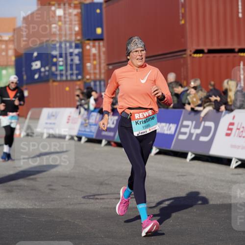03.10.2025 - Köhlbrandbrückenlauf Michael Burmester http://msf.ph/oto/8998034 03.10.2025 10:02:27 Ziel 1130, 1144, 1311, 1595, 3111, 3224, 3331 meine-sportfotos.de