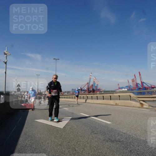 03.10.2025 - Köhlbrandbrückenlauf Matties Gatica Varas http://msf.ph/oto/8998035 03.10.2025 12:49:45 Position 2  meine-sportfotos.de