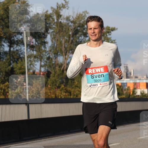 03.10.2025 - Köhlbrandbrückenlauf Luisa Fischer http://msf.ph/oto/8998042 03.10.2025 10:37:53 Position 3 3209 meine-sportfotos.de