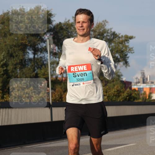 03.10.2025 - Köhlbrandbrückenlauf Luisa Fischer http://msf.ph/oto/8998047 03.10.2025 10:37:53 Position 3 3209 meine-sportfotos.de