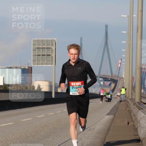 03.10.2025 - Köhlbrandbrückenlauf Luisa Fischer http://msf.ph/oto/8998056 03.10.2025 10:38:04 Position 3 312 meine-sportfotos.de