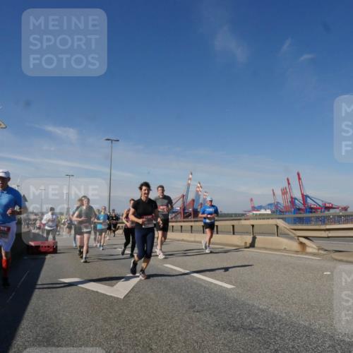 03.10.2025 - Köhlbrandbrückenlauf Matties Gatica Varas http://msf.ph/oto/8998058 03.10.2025 12:49:48 Position 2  meine-sportfotos.de