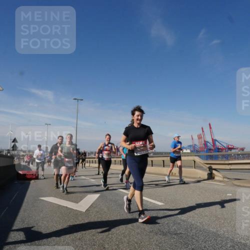 03.10.2025 - Köhlbrandbrückenlauf Matties Gatica Varas http://msf.ph/oto/8998065 03.10.2025 12:49:49 Position 2  meine-sportfotos.de