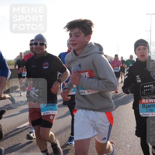 03.10.2025 - Köhlbrandbrückenlauf Fabian Wolf http://msf.ph/oto/8998072 03.10.2025 09:15:28 Position 3 9, 2759, 70, 2760 meine-sportfotos.de