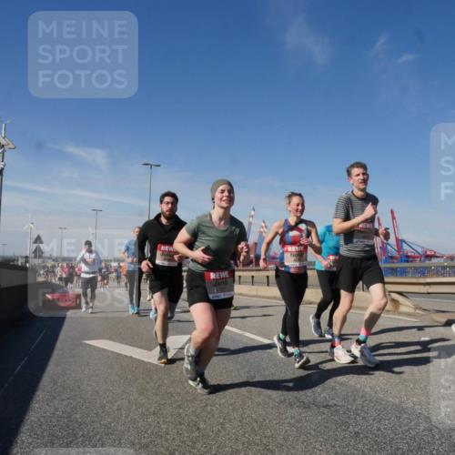 03.10.2025 - Köhlbrandbrückenlauf Matties Gatica Varas http://msf.ph/oto/8998077 03.10.2025 12:49:50 Position 2 4727, 1, 118 meine-sportfotos.de