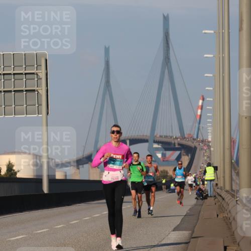 03.10.2025 - Köhlbrandbrückenlauf Luisa Fischer http://msf.ph/oto/8998082 03.10.2025 10:38:24 Position 3  meine-sportfotos.de