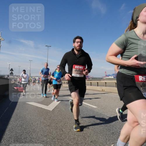 03.10.2025 - Köhlbrandbrückenlauf Matties Gatica Varas http://msf.ph/oto/8998085 03.10.2025 12:49:51 Position 2 4690, 4727, 5 meine-sportfotos.de