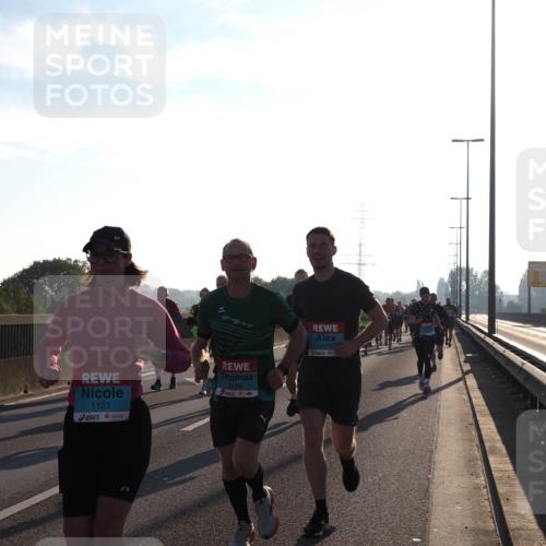03.10.2025 - Köhlbrandbrückenlauf Fabian Wolf http://msf.ph/oto/8998086 03.10.2025 09:15:31 Position 3 1123, 3658, 3659 meine-sportfotos.de