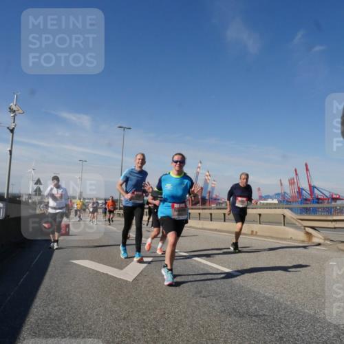 03.10.2025 - Köhlbrandbrückenlauf Matties Gatica Varas http://msf.ph/oto/8998088 03.10.2025 12:49:52 Position 2  meine-sportfotos.de