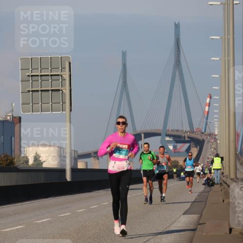 03.10.2025 - Köhlbrandbrückenlauf Luisa Fischer http://msf.ph/oto/8998090 03.10.2025 10:38:24 Position 3  meine-sportfotos.de
