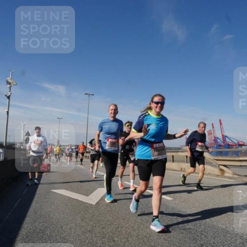 03.10.2025 - Köhlbrandbrückenlauf Matties Gatica Varas http://msf.ph/oto/8998091 03.10.2025 12:49:52 Position 2  meine-sportfotos.de