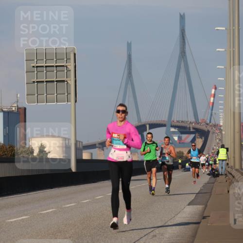 03.10.2025 - Köhlbrandbrückenlauf Luisa Fischer http://msf.ph/oto/8998093 03.10.2025 10:38:25 Position 3  meine-sportfotos.de