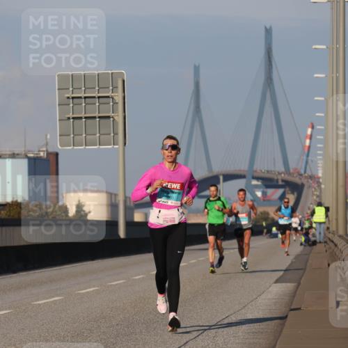 03.10.2025 - Köhlbrandbrückenlauf Luisa Fischer http://msf.ph/oto/8998104 03.10.2025 10:38:26 Position 3 3203 meine-sportfotos.de