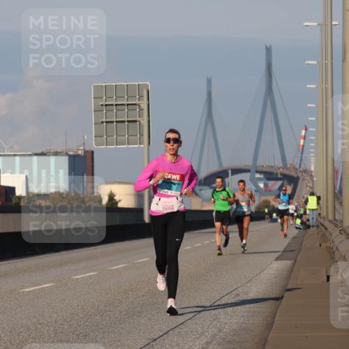 03.10.2025 - Köhlbrandbrückenlauf Luisa Fischer http://msf.ph/oto/8998110 03.10.2025 10:38:26 Position 3  meine-sportfotos.de