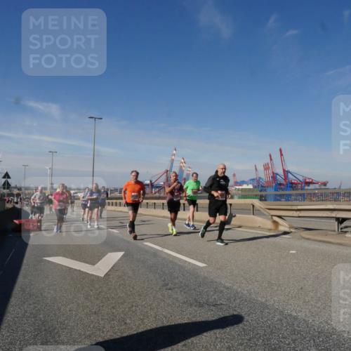 03.10.2025 - Köhlbrandbrückenlauf Matties Gatica Varas http://msf.ph/oto/8998121 03.10.2025 12:49:56 Position 2  meine-sportfotos.de