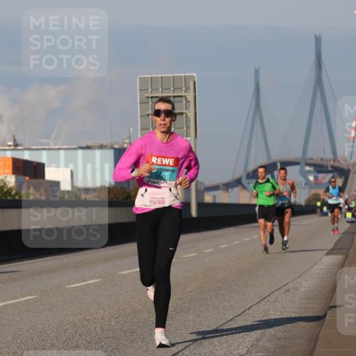 03.10.2025 - Köhlbrandbrückenlauf Luisa Fischer http://msf.ph/oto/8998129 03.10.2025 10:38:28 Position 3 3203 meine-sportfotos.de