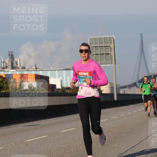 03.10.2025 - Köhlbrandbrückenlauf Luisa Fischer http://msf.ph/oto/8998132 03.10.2025 10:38:28 Position 3 32 meine-sportfotos.de