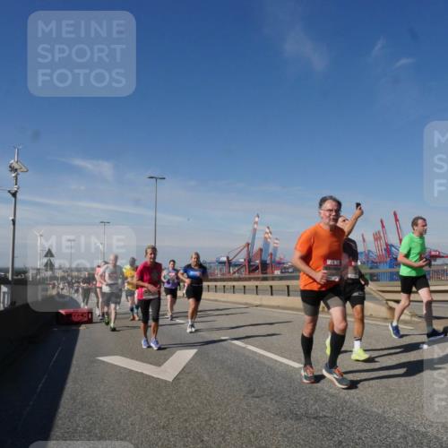 03.10.2025 - Köhlbrandbrückenlauf Matties Gatica Varas http://msf.ph/oto/8998134 03.10.2025 12:49:58 Position 2  meine-sportfotos.de