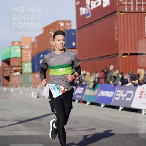 03.10.2025 - Köhlbrandbrückenlauf Michael Burmester http://msf.ph/oto/8998145 03.10.2025 10:02:34 Ziel 1130, 1311, 1878, 3331 meine-sportfotos.de