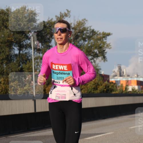 03.10.2025 - Köhlbrandbrückenlauf Luisa Fischer http://msf.ph/oto/8998157 03.10.2025 10:38:30 Position 3 3203 meine-sportfotos.de