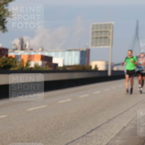03.10.2025 - Köhlbrandbrückenlauf Luisa Fischer http://msf.ph/oto/8998163 03.10.2025 10:38:31 Position 3  meine-sportfotos.de