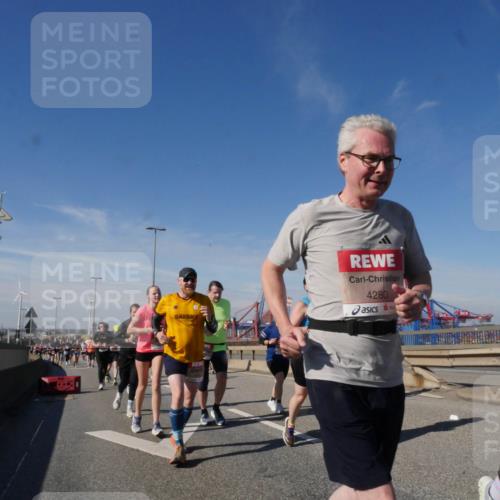 03.10.2025 - Köhlbrandbrückenlauf Matties Gatica Varas http://msf.ph/oto/8998164 03.10.2025 12:50:01 Position 2 4280 meine-sportfotos.de