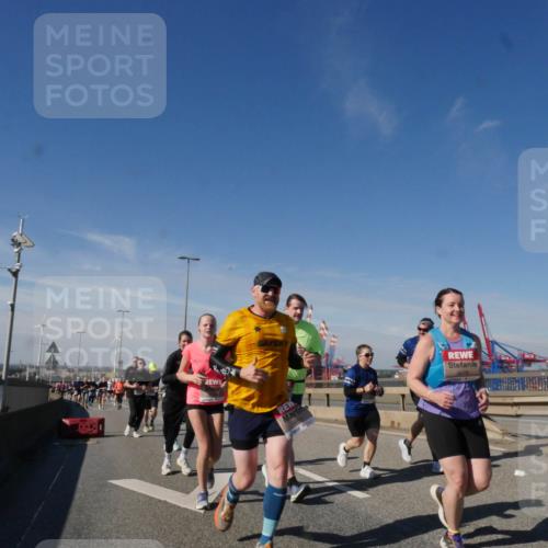 03.10.2025 - Köhlbrandbrückenlauf Matties Gatica Varas http://msf.ph/oto/8998165 03.10.2025 12:50:02 Position 2 4676 meine-sportfotos.de