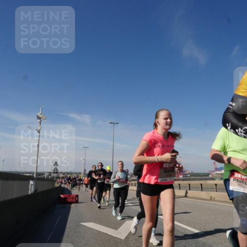 03.10.2025 - Köhlbrandbrückenlauf Matties Gatica Varas http://msf.ph/oto/8998174 03.10.2025 12:50:02 Position 2 4139, 6704 meine-sportfotos.de