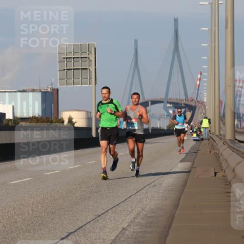 03.10.2025 - Köhlbrandbrückenlauf Luisa Fischer http://msf.ph/oto/8998178 03.10.2025 10:38:32 Position 3  meine-sportfotos.de