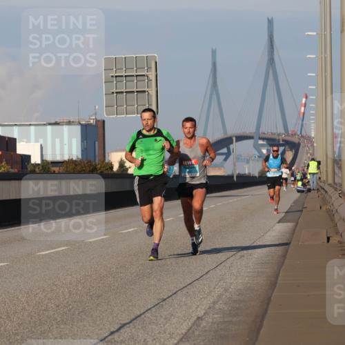 03.10.2025 - Köhlbrandbrückenlauf Luisa Fischer http://msf.ph/oto/8998191 03.10.2025 10:38:33 Position 3  meine-sportfotos.de