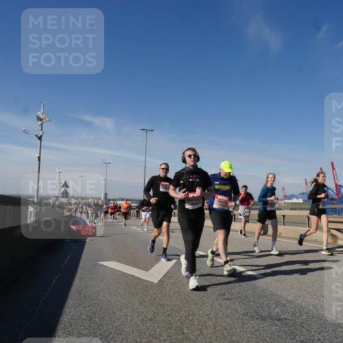 03.10.2025 - Köhlbrandbrückenlauf Matties Gatica Varas http://msf.ph/oto/8998192 03.10.2025 12:50:05 Position 2  meine-sportfotos.de