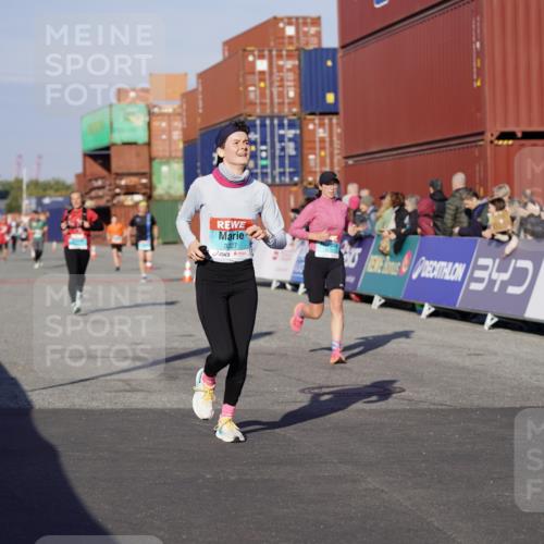 03.10.2025 - Köhlbrandbrückenlauf Michael Burmester http://msf.ph/oto/8998194 03.10.2025 10:02:44 Ziel 1045, 1123, 3227, 3630 meine-sportfotos.de