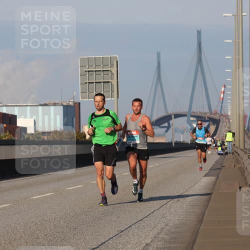 03.10.2025 - Köhlbrandbrückenlauf Luisa Fischer http://msf.ph/oto/8998196 03.10.2025 10:38:33 Position 3  meine-sportfotos.de