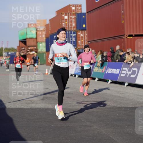 03.10.2025 - Köhlbrandbrückenlauf Michael Burmester http://msf.ph/oto/8998199 03.10.2025 10:02:44 Ziel 1045, 1123, 3227, 3630 meine-sportfotos.de