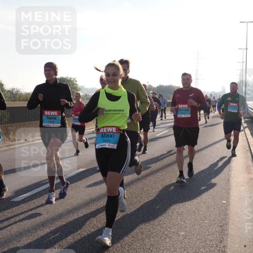 03.10.2025 - Köhlbrandbrückenlauf Fabian Wolf http://msf.ph/oto/8998208 03.10.2025 09:15:41 Position 3 1152, 2024, 3603, 3454 meine-sportfotos.de