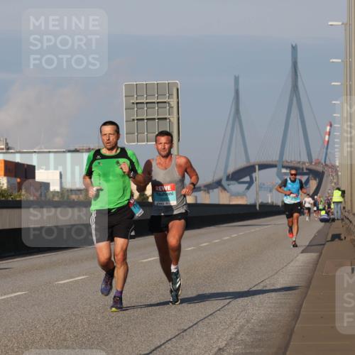 03.10.2025 - Köhlbrandbrückenlauf Luisa Fischer http://msf.ph/oto/8998210 03.10.2025 10:38:34 Position 3  meine-sportfotos.de