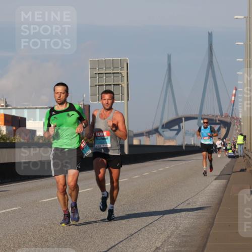 03.10.2025 - Köhlbrandbrückenlauf Luisa Fischer http://msf.ph/oto/8998211 03.10.2025 10:38:35 Position 3 1022 meine-sportfotos.de