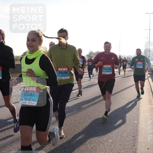 03.10.2025 - Köhlbrandbrückenlauf Fabian Wolf http://msf.ph/oto/8998221 03.10.2025 09:15:42 Position 3 1152, 1517, 3454, 3603, 1213 meine-sportfotos.de