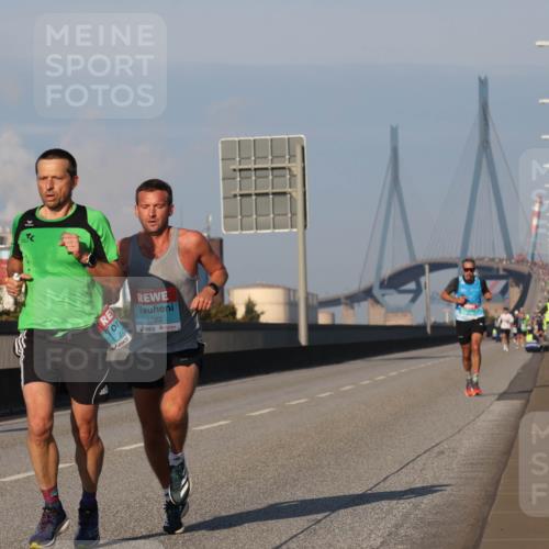 03.10.2025 - Köhlbrandbrückenlauf Luisa Fischer http://msf.ph/oto/8998223 03.10.2025 10:38:36 Position 3 27, 1022 meine-sportfotos.de