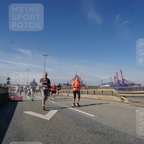 03.10.2025 - Köhlbrandbrückenlauf Matties Gatica Varas http://msf.ph/oto/8998229 03.10.2025 12:50:10 Position 2  meine-sportfotos.de