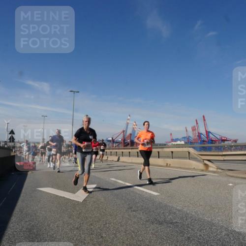 03.10.2025 - Köhlbrandbrückenlauf Matties Gatica Varas http://msf.ph/oto/8998232 03.10.2025 12:50:11 Position 2  meine-sportfotos.de