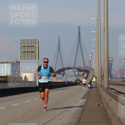 03.10.2025 - Köhlbrandbrückenlauf Luisa Fischer http://msf.ph/oto/8998241 03.10.2025 10:38:41 Position 3  meine-sportfotos.de